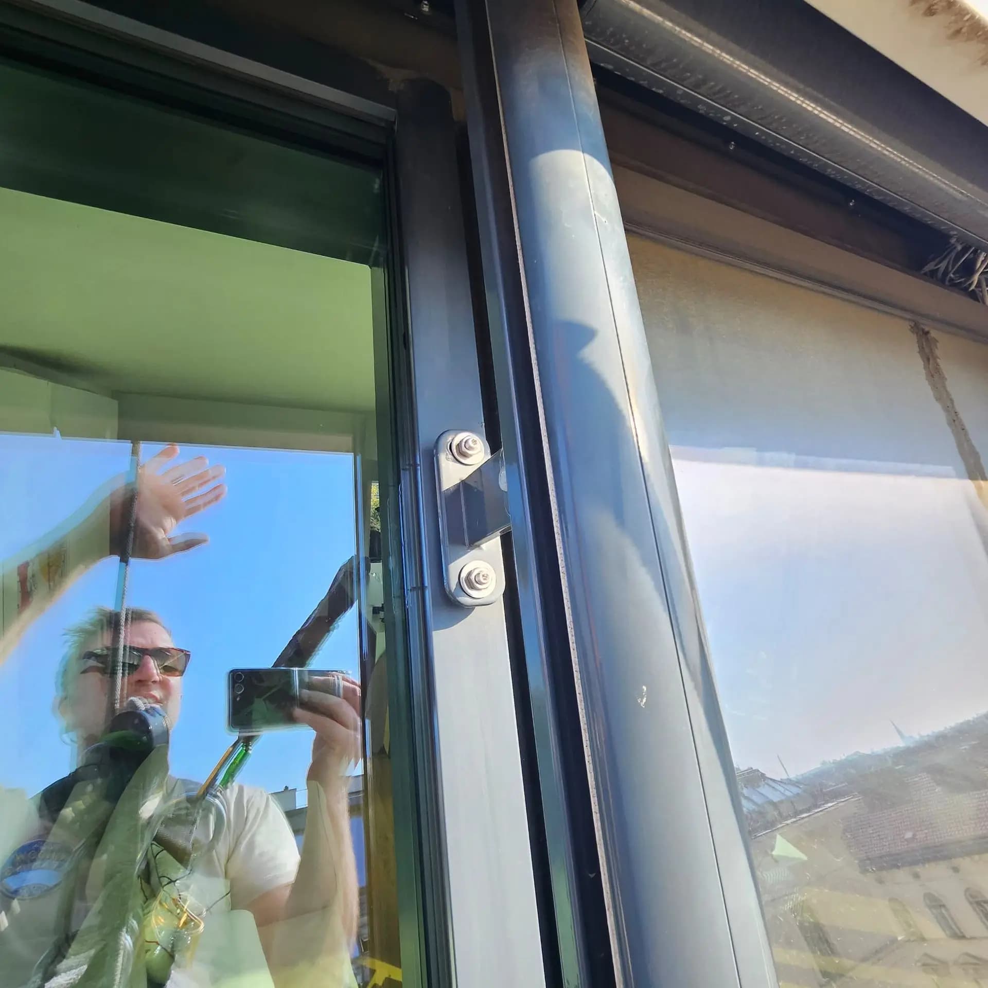 High-Rise Window Cleaning: Safety, Equipment & Training